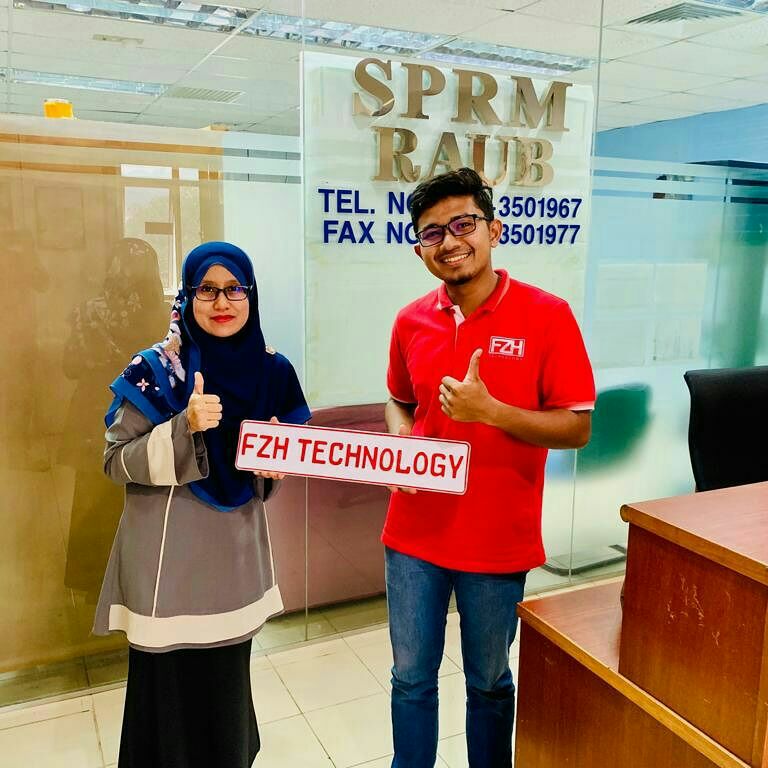 photo_6235509975501875615_x